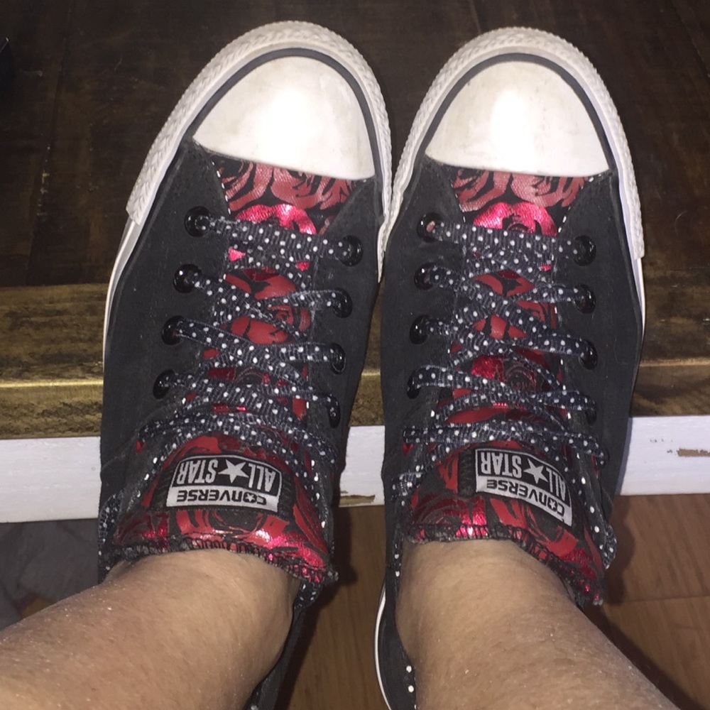Rose and black converse size 9